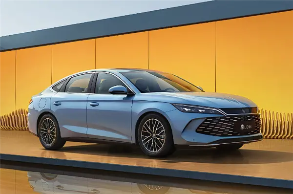 百公里亏电油耗2.6L！比亚迪第五代DM技术正式OTA：再降10%