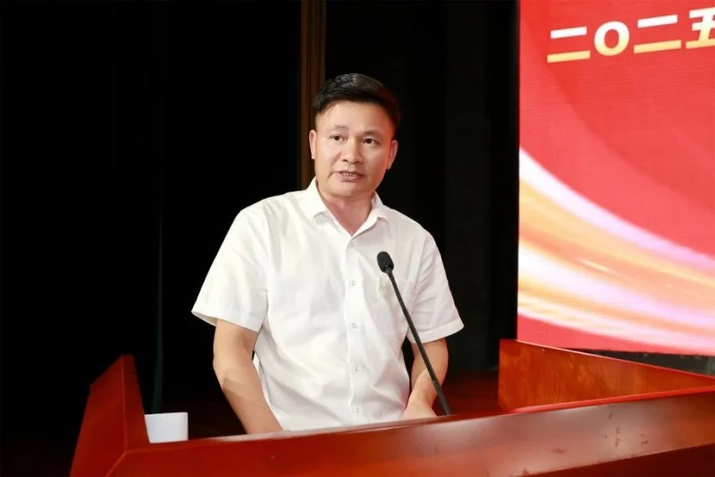 苏顺平宣读任务通知